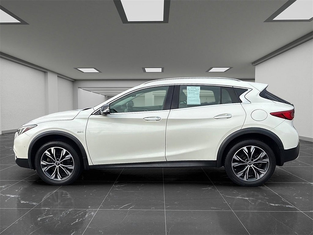 Used 2019 INFINITI QX30 Premium w/ Navigation Package image 13