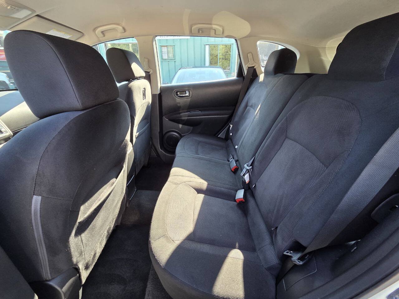 Used 2014 Nissan Rogue S w/ Convenience Package AWD/4WD image 16