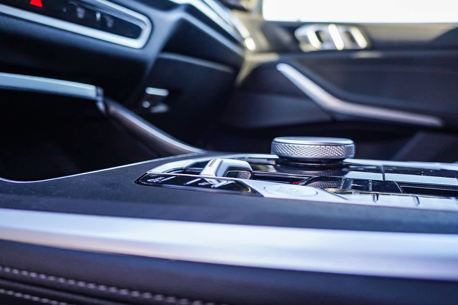 Used 2025 BMW X5 sDrive40i w/ Premium Package image 25