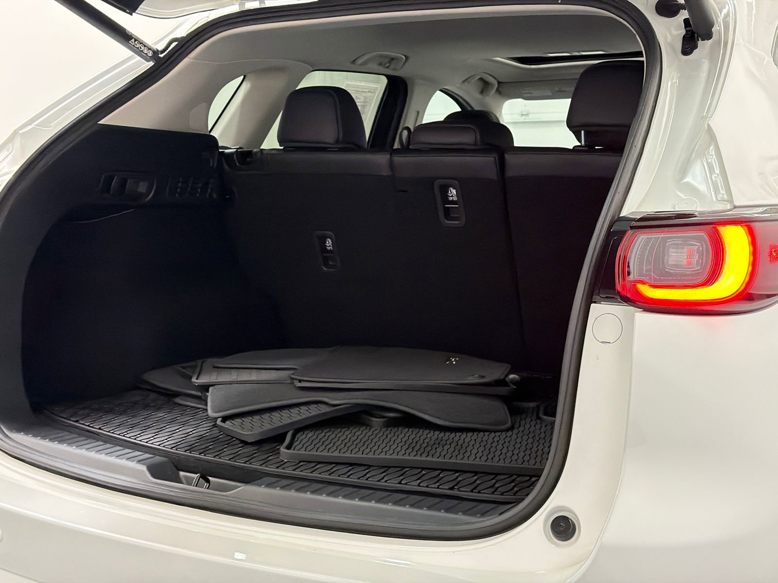 Certified 2025 MAZDA CX-5 AWD 2.5 S w/ Premium Plus Pkg image 8