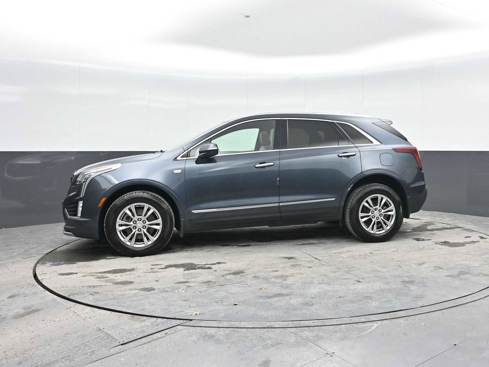 Used 2020 Cadillac XT5 Premium Luxury AWD/4WD image 4