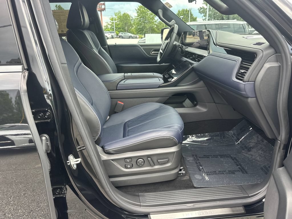 Used 2026 INFINITI QX80 4WD w/ Sport Exterior Package image 11