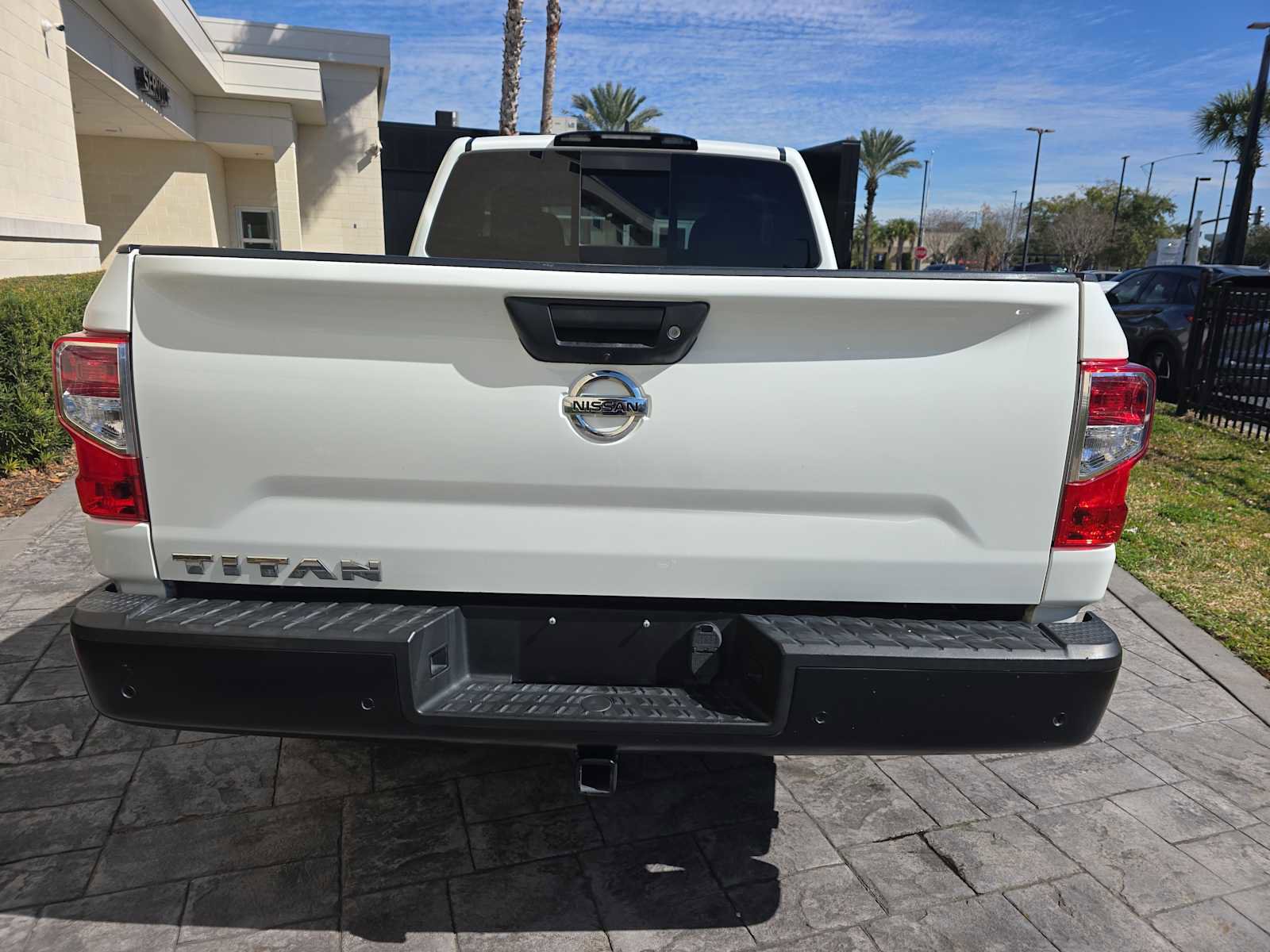 Used 2022 Nissan Titan S image 5