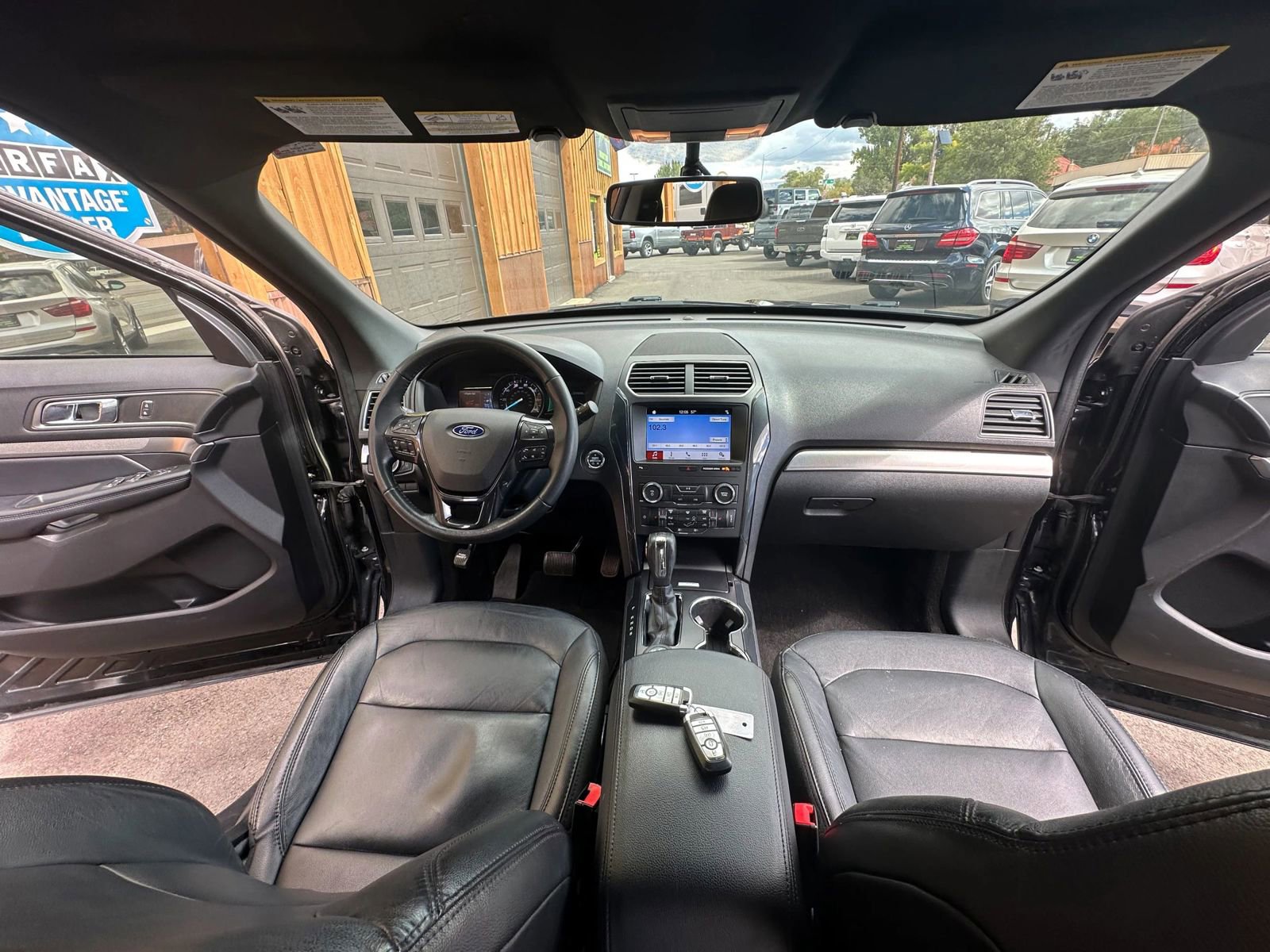 Used 2018 Ford Explorer XLT w/ Equipment Group 202A image 12
