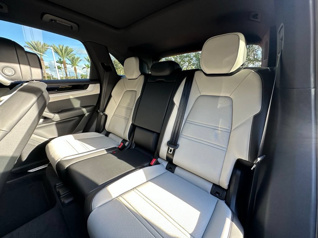 Certified 2026 Porsche Cayenne S AWD/4WD image 36