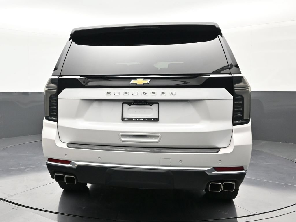 Used 2025 Chevrolet Suburban High Country AWD/4WD image 4