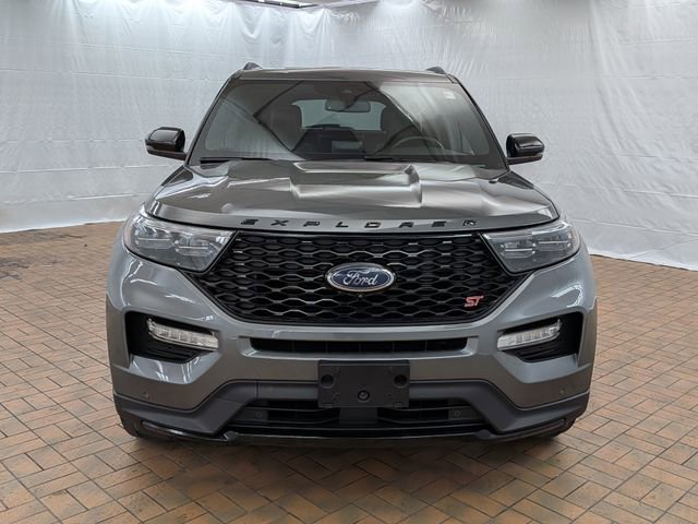 Used 2023 Ford Explorer ST w/ Equipment Group 401A image 2