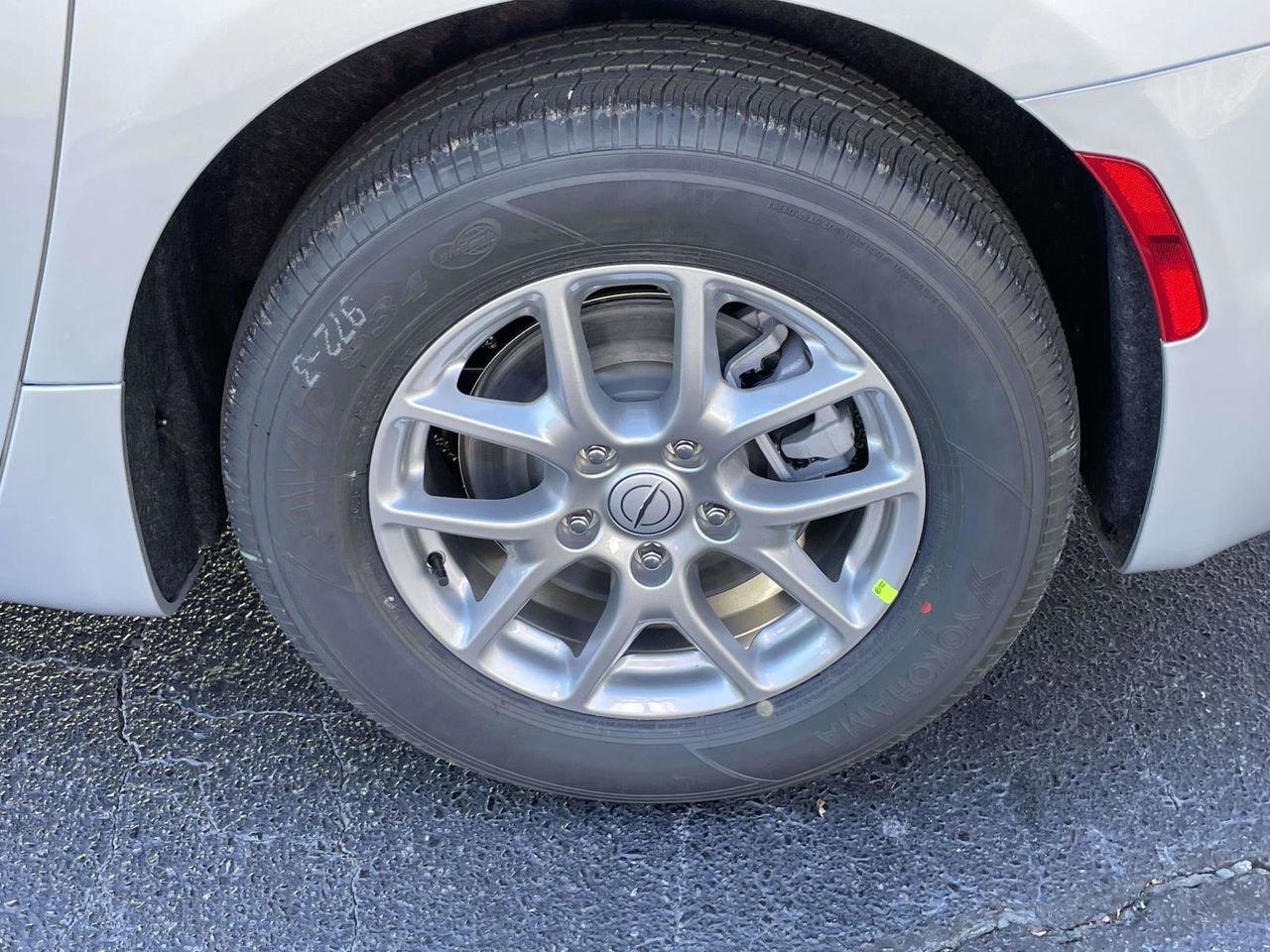 New 2026 Chrysler Pacifica Select FWD image 38