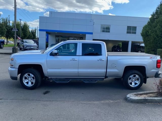 Used 2018 Chevrolet Silverado 1500 LT w/ All Star Edition AWD/4WD image 4