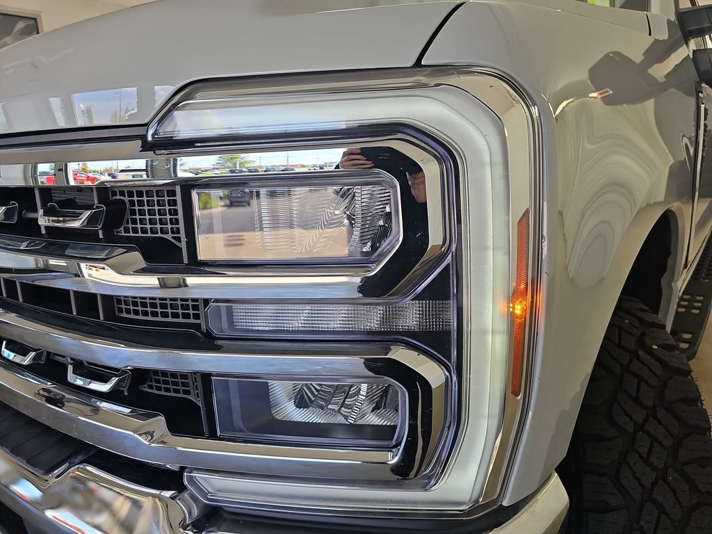 Used 2025 Ford F350 Lariat w/ Tremor Off-Road Package AWD/4WD image 37