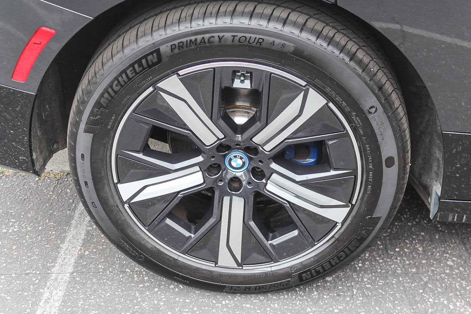 Certified 2023 BMW iX xDrive50 w/ Sport Package AWD/4WD image 8