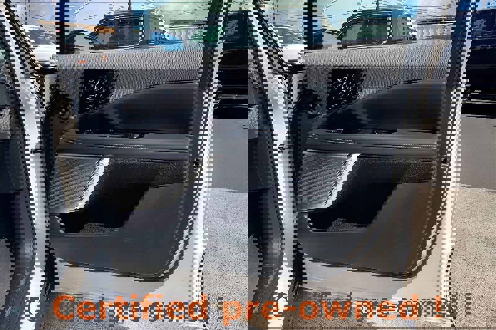 Certified 2025 Cadillac Optiq Sport 1 w/ LPO, ONYX Package image 28