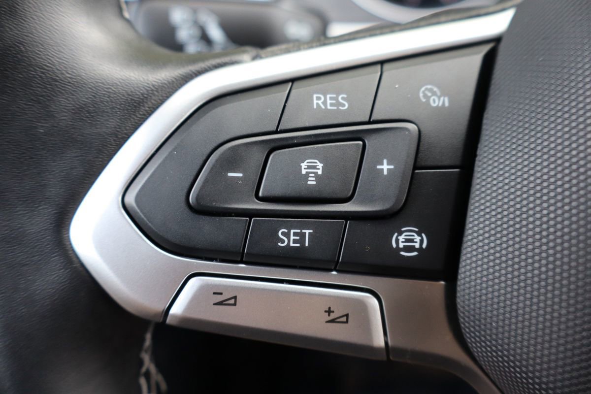 Used 2021 Volkswagen Atlas Cross Sport SE image 27