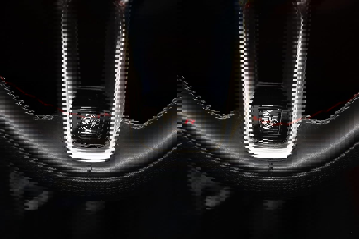 Used 2024 Jaguar F-PACE SVR image 66