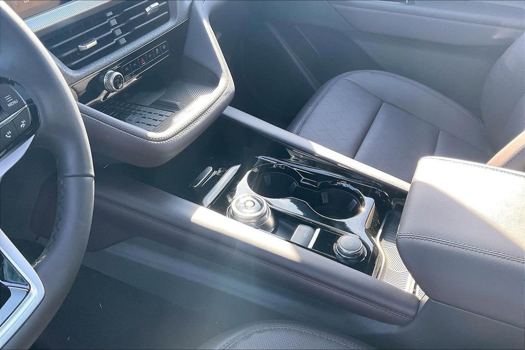 New 2025 Ford Explorer Platinum image 8