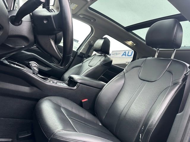 Used 2021 Kia Sorento S w/ Panoramic Sunroof Package image 14