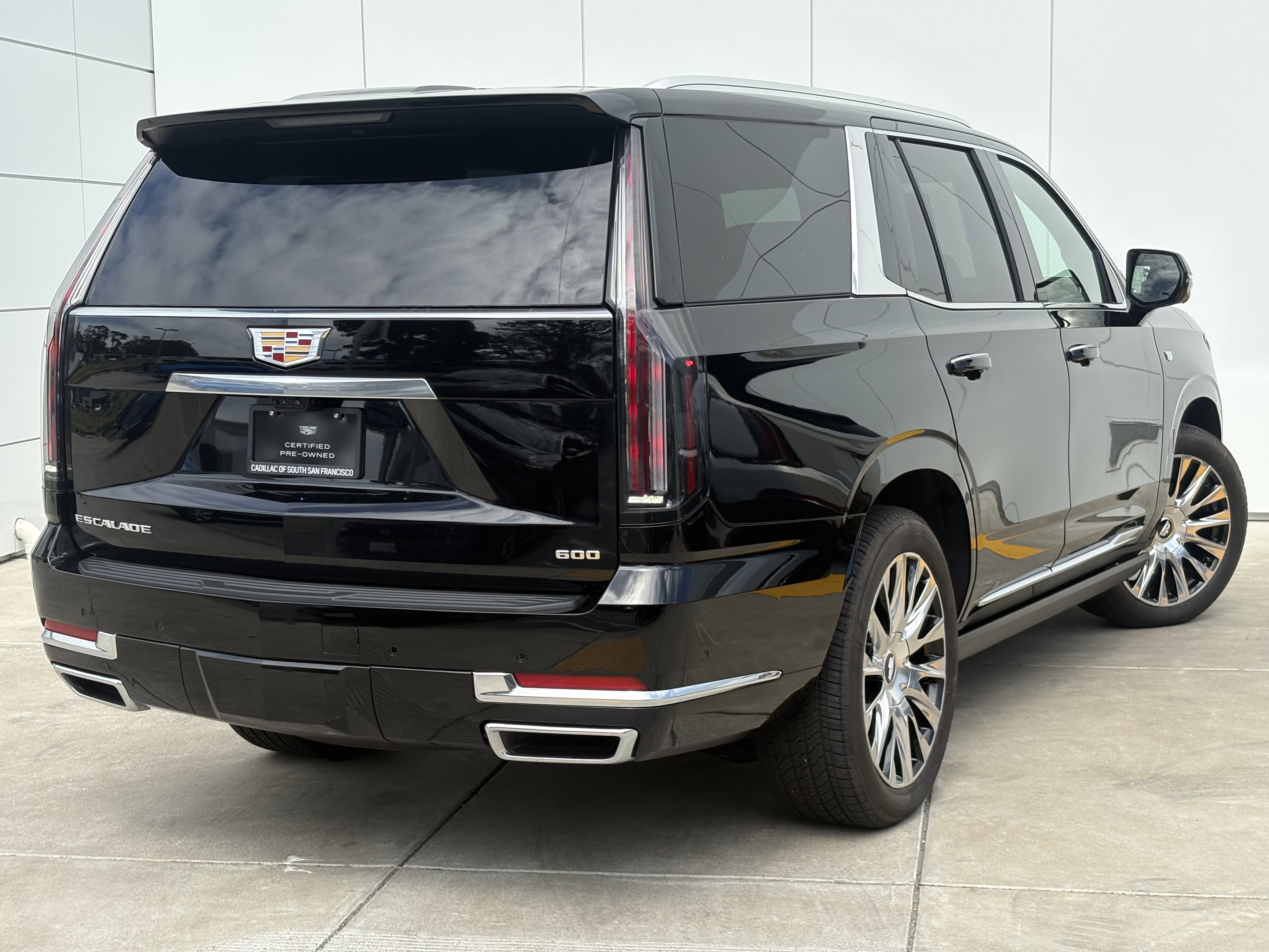 Certified 2025 Cadillac Escalade Premium Luxury Platinum AWD/4WD image 7