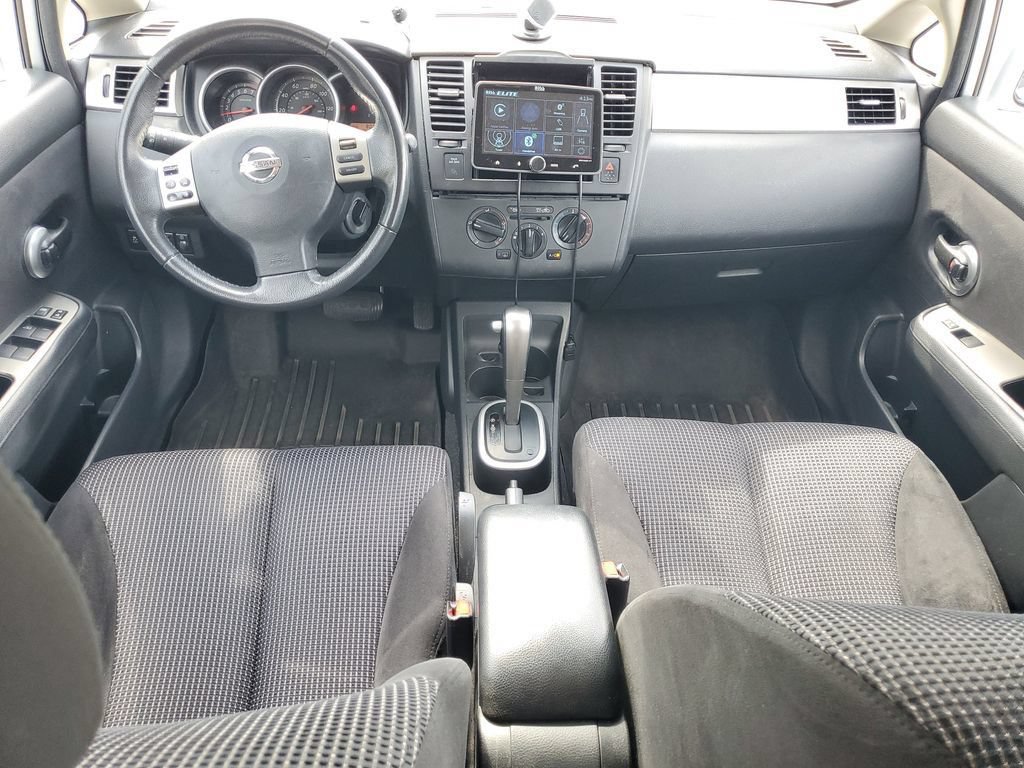 Used 2010 Nissan Versa Hatchback w/ Premium Pkg FWD image 11