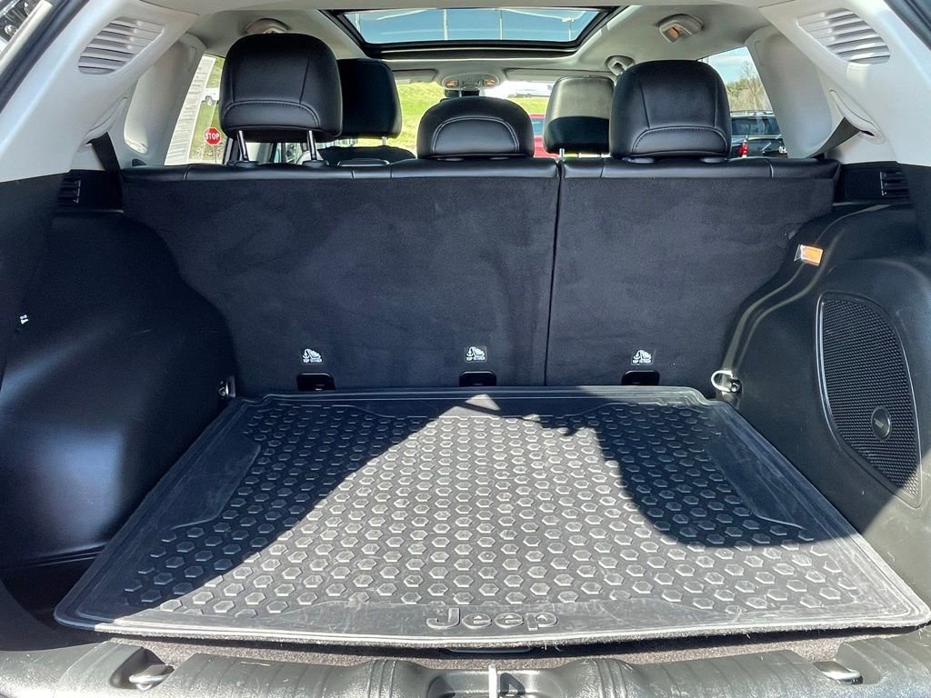 Certified 2022 Jeep Compass Limited w/ Sun and Sound Group image 21