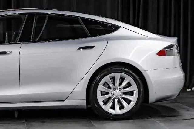 Used 2018 Tesla Model S 75D image 18