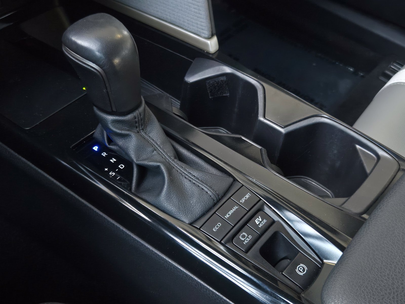 Certified 2025 Toyota Camry SE AWD/4WD image 13