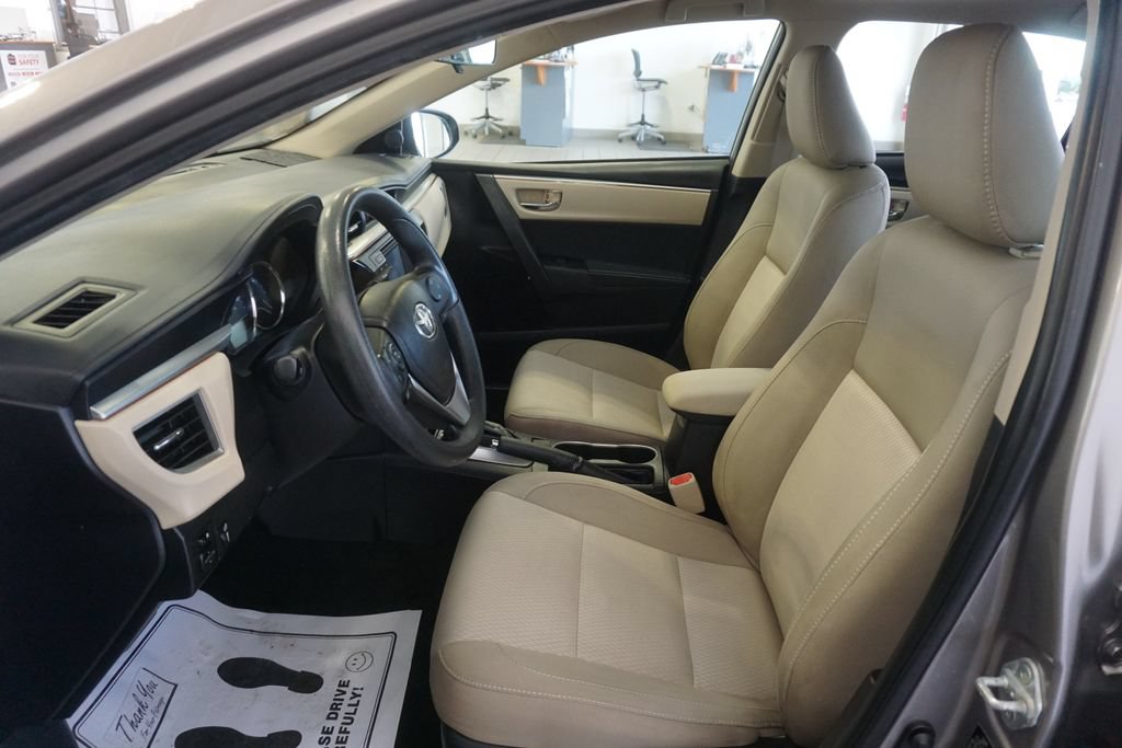 Used 2015 Toyota Corolla LE FWD image 16