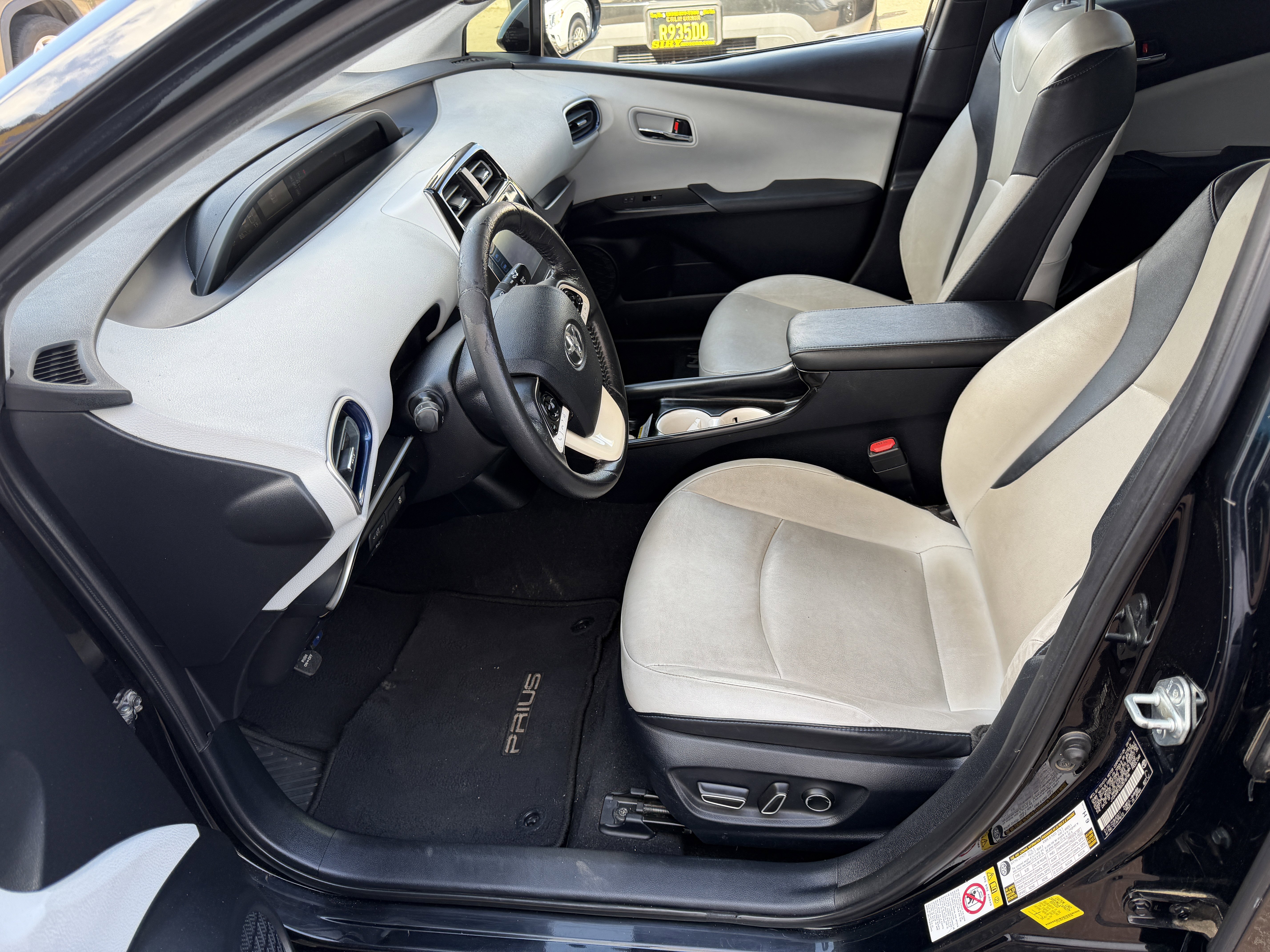 Used 2016 Toyota Prius Four Touring FWD image 16