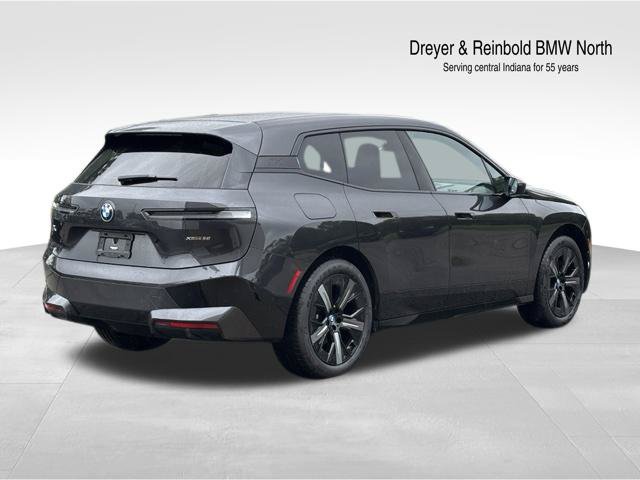 Used 2024 BMW iX xDrive50 w/ Sport Package AWD/4WD image 7