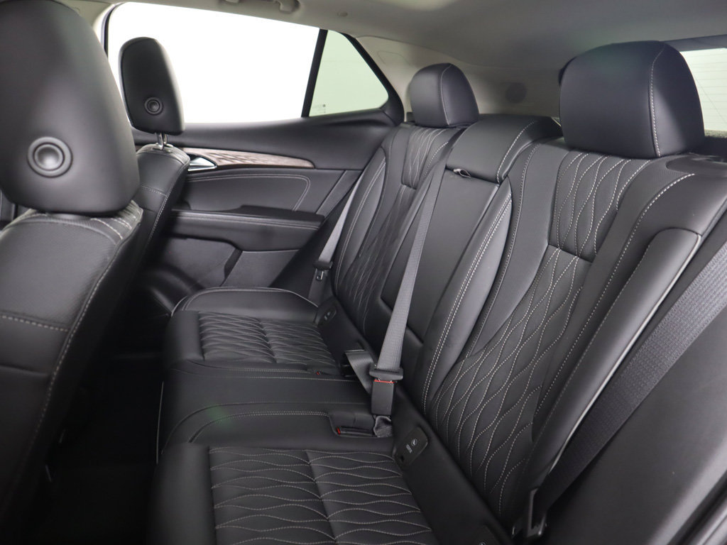 Used 2023 Buick Envision Avenir AWD/4WD image 40