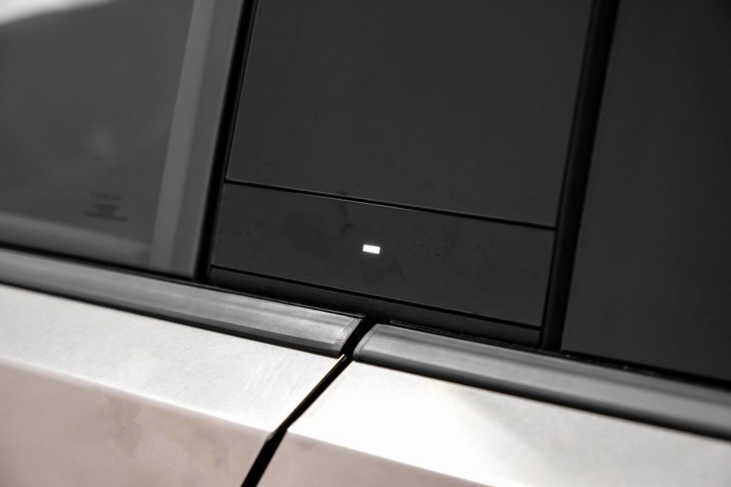 Used 2024 Tesla Cybertruck AWD Crew Cab image 41