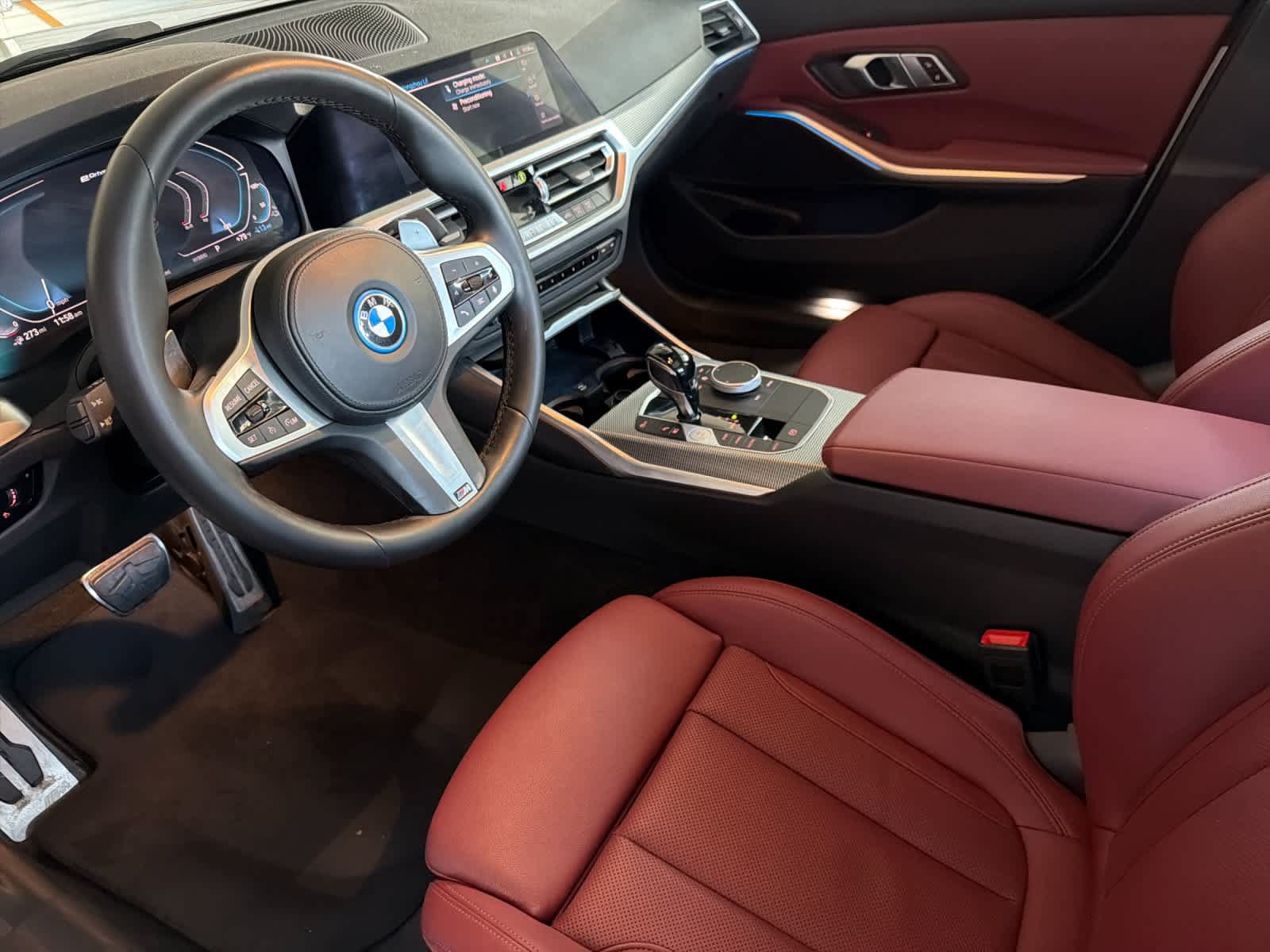 Used 2022 BMW 330e w/ M Sport Package RWD image 11