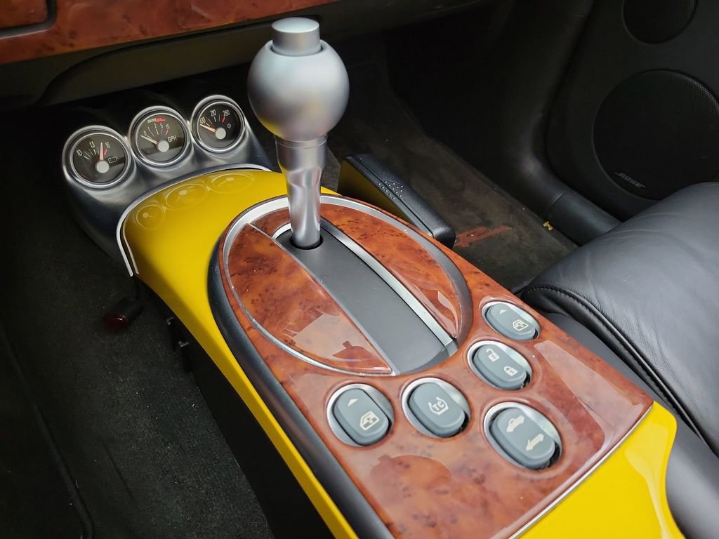 Used 2004 Chevrolet SSR w/ Preferred Equipment Group image 15