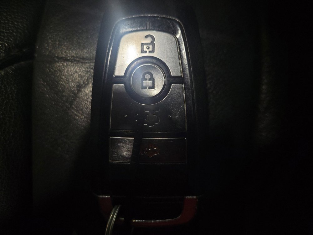 Used 2018 Ford Edge Titanium AWD/4WD image 32