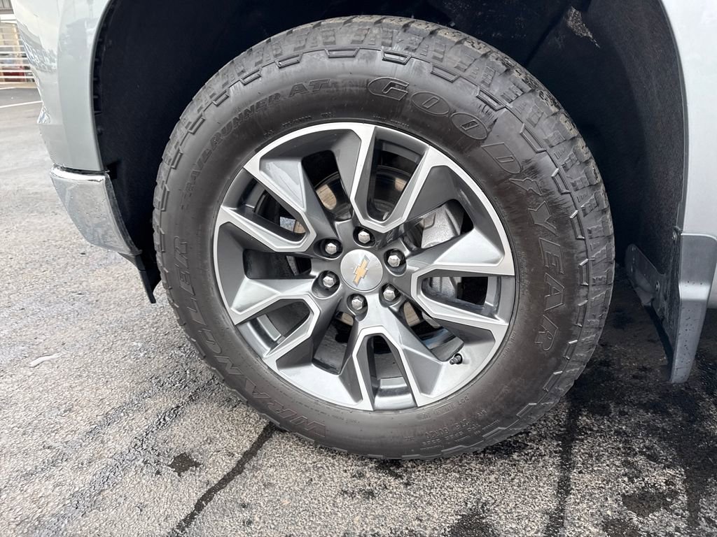 Used 2024 Chevrolet Silverado 1500 LT image 31