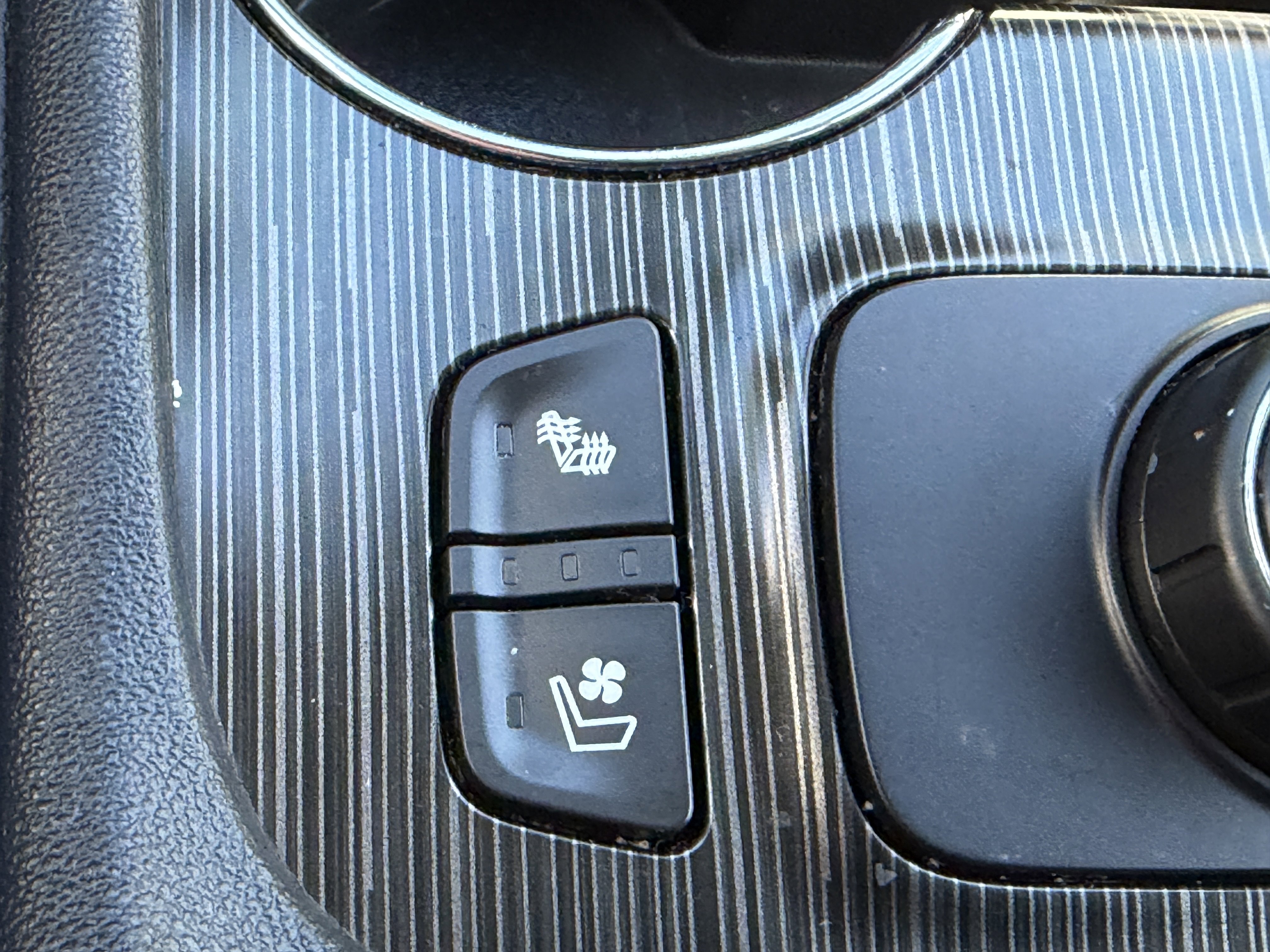 Used 2020 GMC Acadia SLT w/ Premium Package image 24