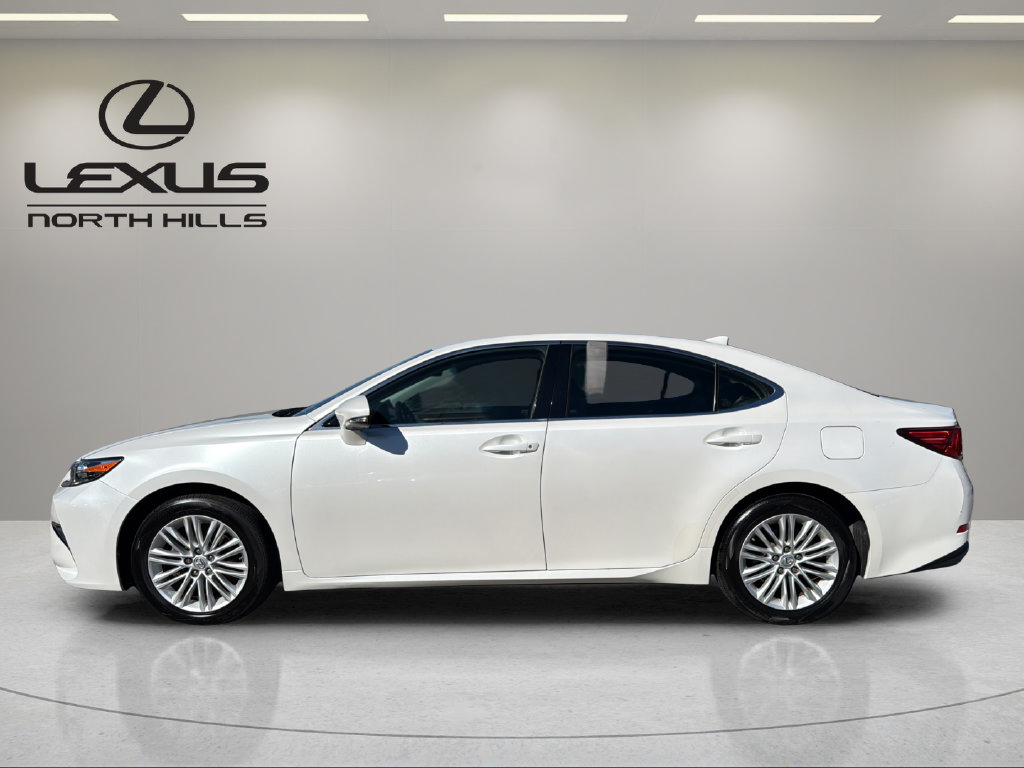 Used 2017 Lexus ES 350 w/ Premium Package FWD image 9