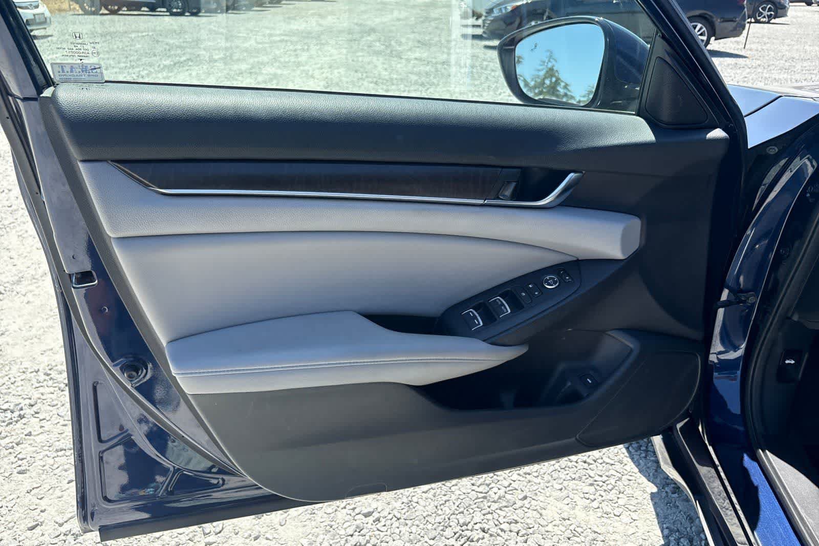 Used 2020 Honda Accord EX image 15