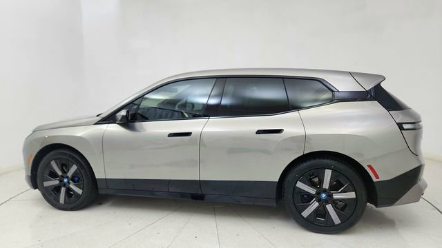 Used 2024 BMW iX xDrive50 w/ Premium Package image 4