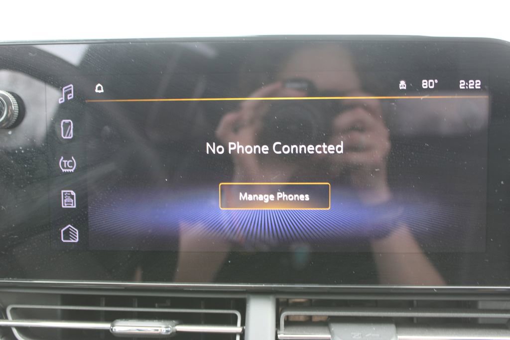 Used 2025 Chevrolet Trax LT w/ LT Convenience Package image 43