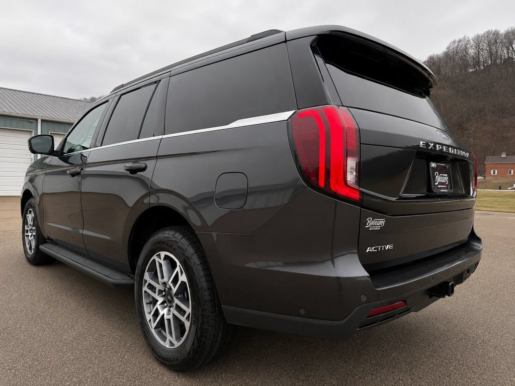 Used 2025 Ford Expedition Active AWD/4WD image 7