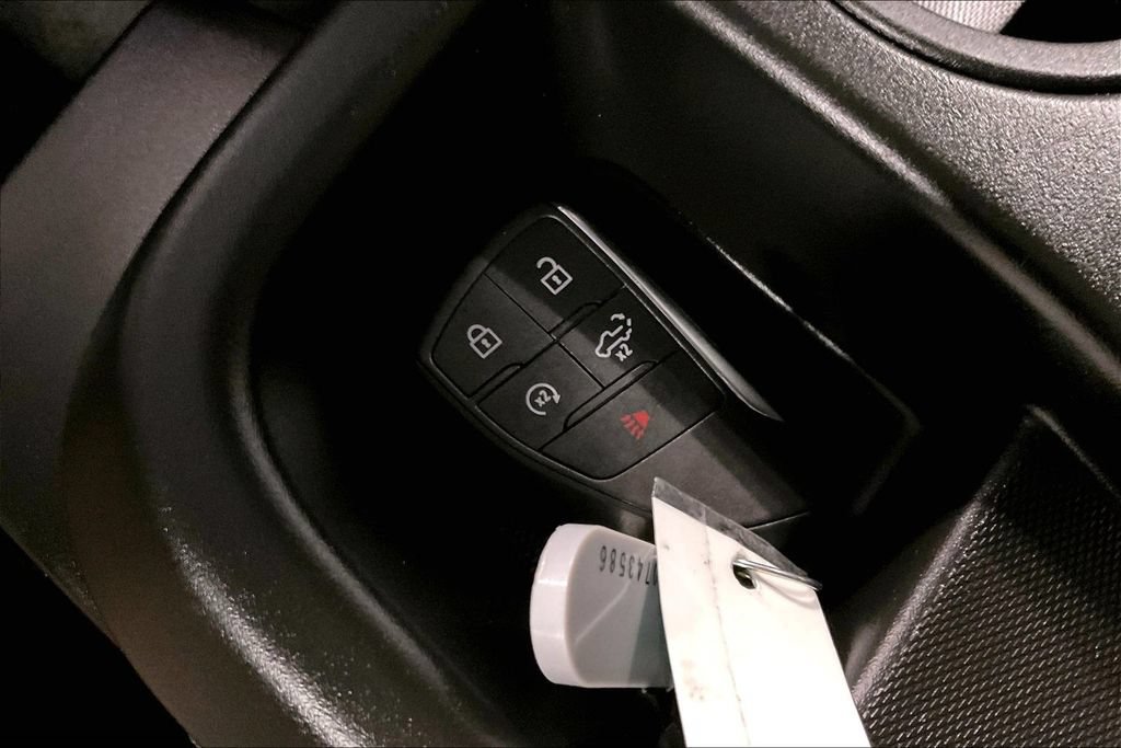 Used 2026 Chevrolet Silverado 1500 Custom RWD image 12