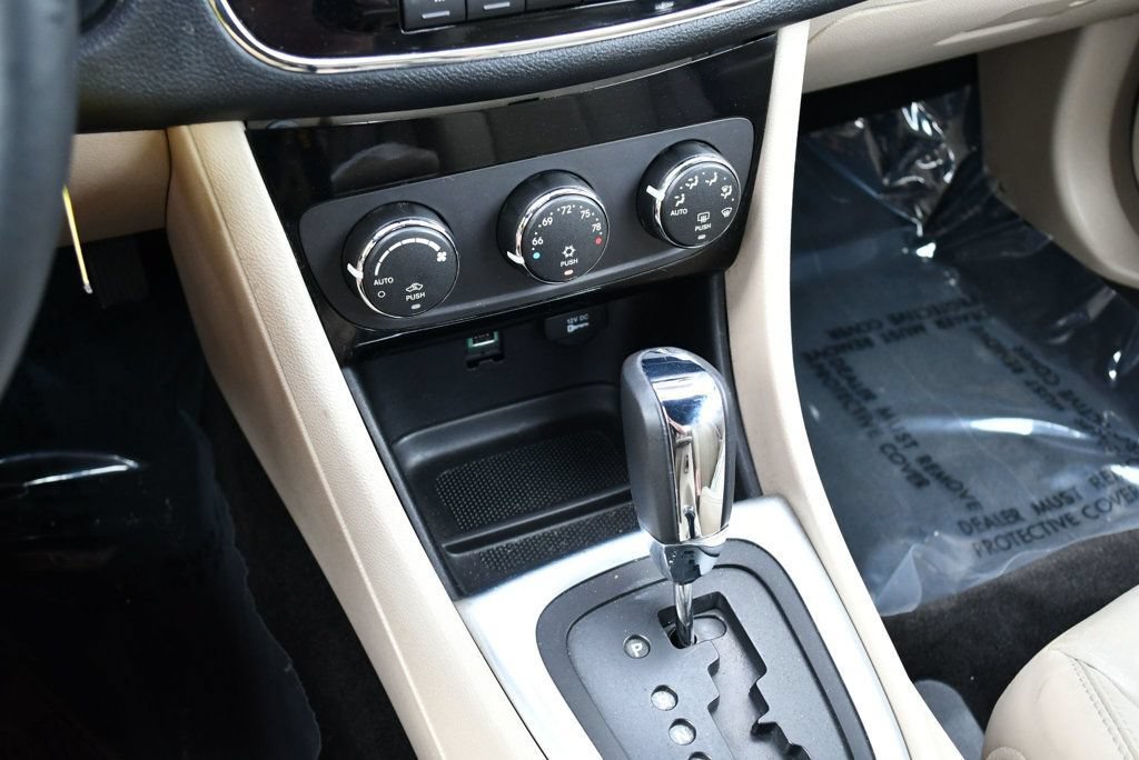 Used 2012 Chrysler 200 Limited FWD image 66