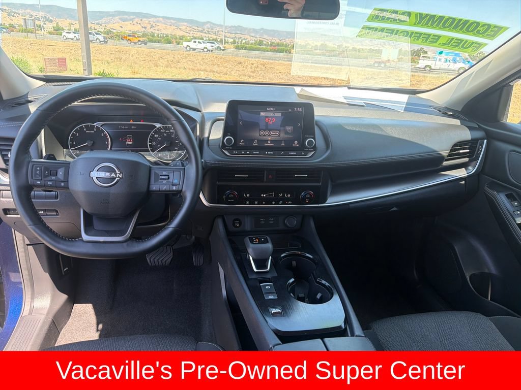 Used 2025 Nissan Rogue SV FWD image 12