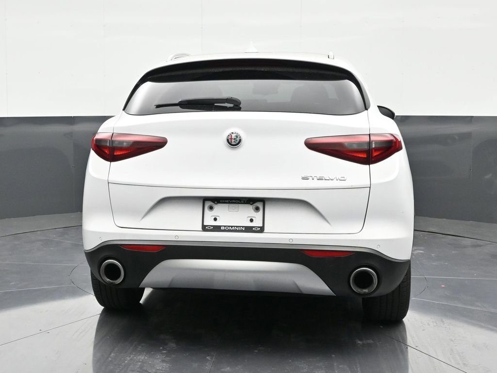 Used 2020 Alfa Romeo Stelvio Base image 4