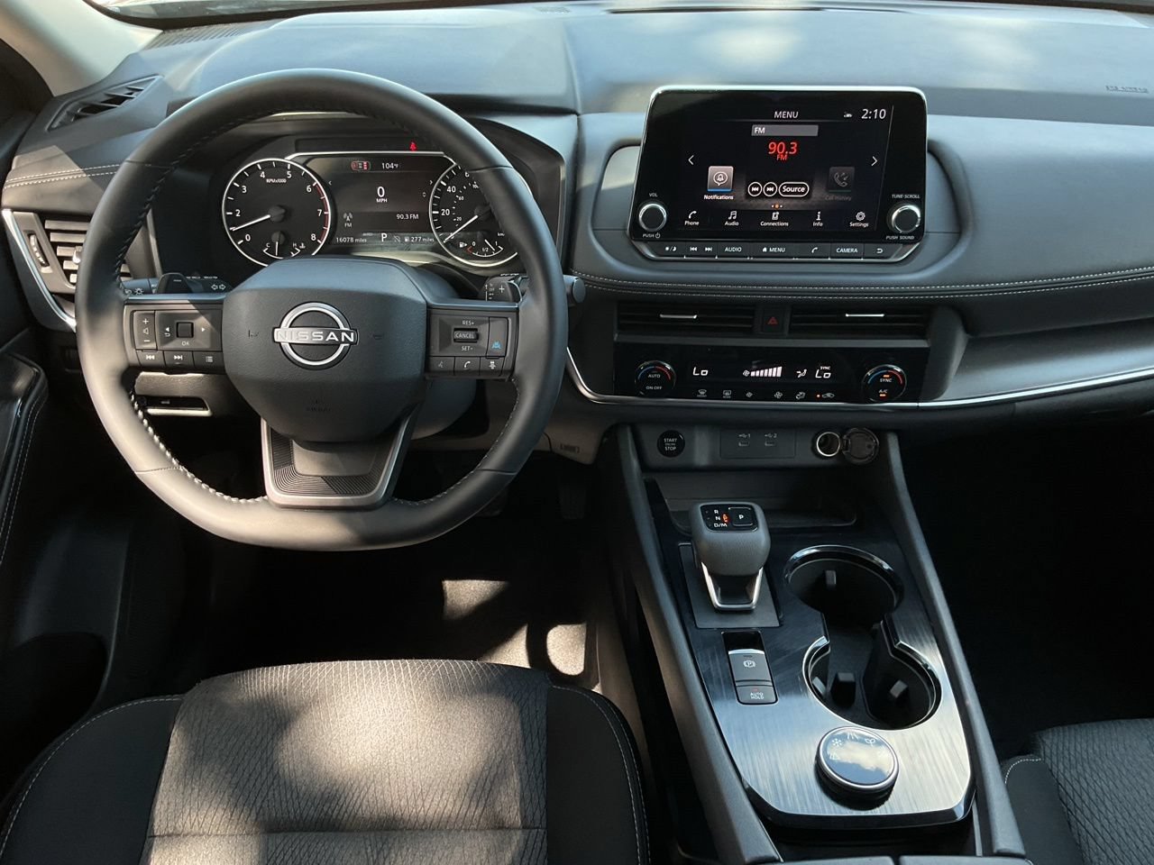 Used 2026 Nissan Rogue SV AWD/4WD image 15
