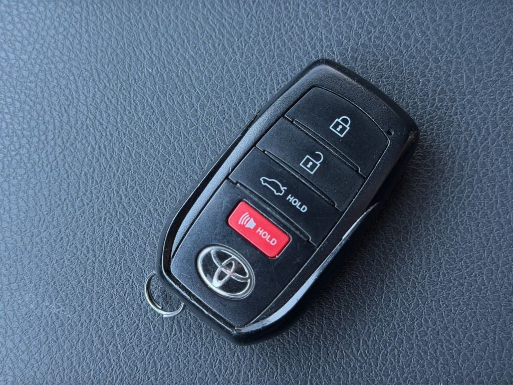Used 2025 Toyota Camry LE FWD image 31
