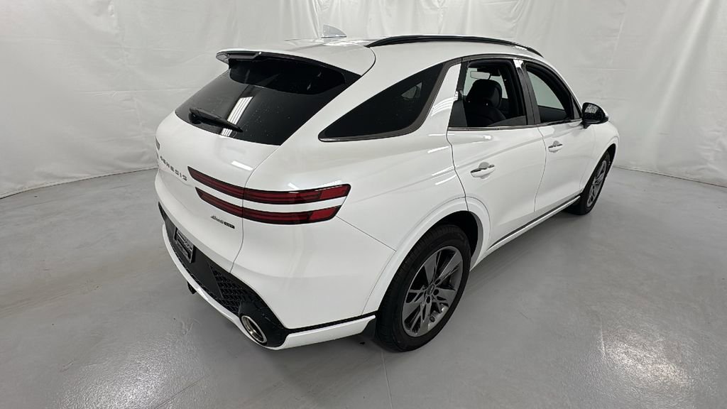 Used 2025 Genesis GV70 3.5T Sport image 3