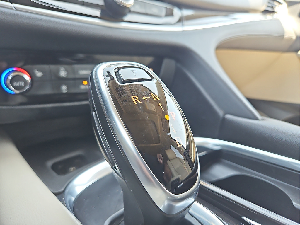 Used 2018 Buick Enclave Essence FWD image 20