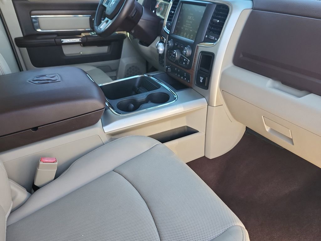 Used 2017 RAM 1500 Laramie AWD/4WD image 12