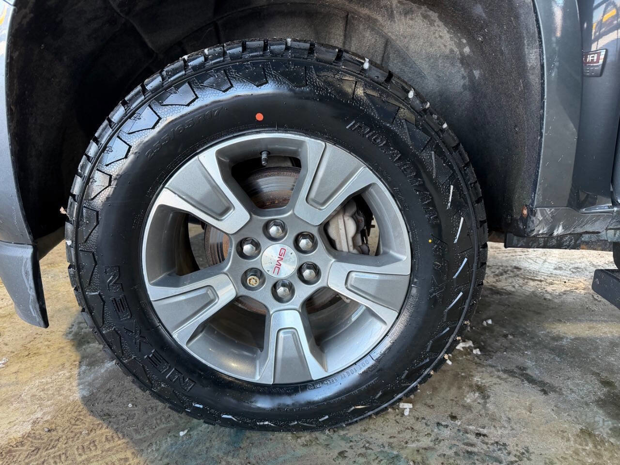 Used 2015 GMC Canyon SLE image 29